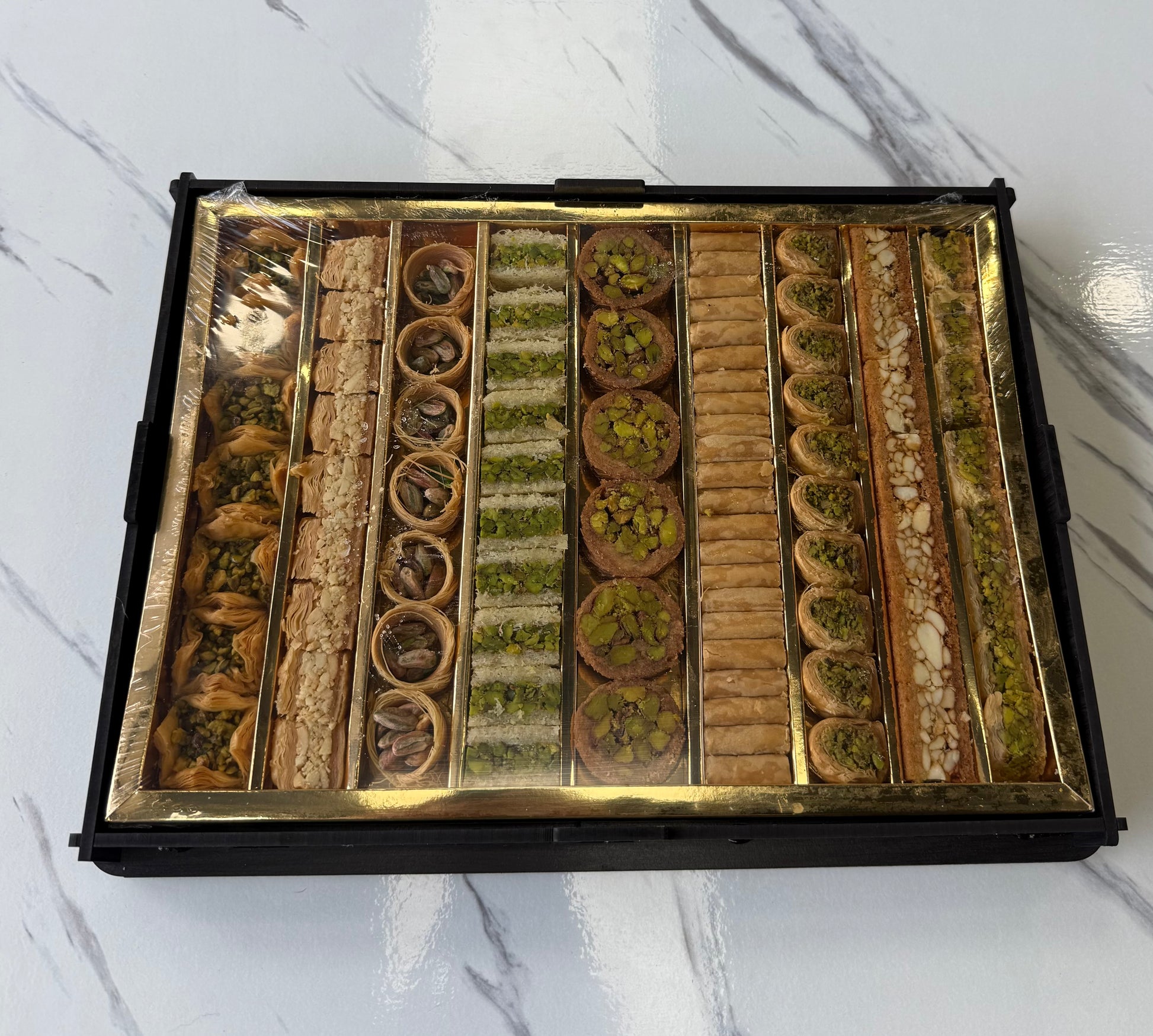 Wooden Packaged 1000g Arabic Sweets Mix